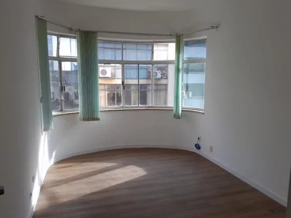 Imagem Conjunto comercial no centro - República