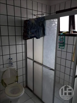 Imagem Casa de dois pavimentos, 360m, com 4 quartos, localizada em Campo Grande, Recife - Pernambuco.