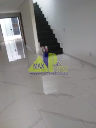 Imagem Imperdível: Casa à venda em São Paulo-SP, na Vila Granada, com 3 quartos, 3 suítes, 5 banheiros, 2 vagas e 117m². Aproveite!