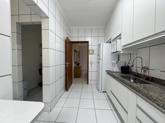 Imagem Apartamento no Itagua em uma das principais ruas