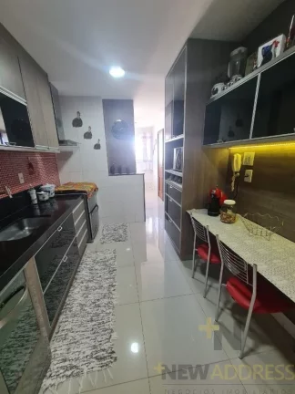 Imagem Apartamento 131 m²: 3 quartos, 2 vagas, varanda. Bairro tranquilo e área de lazer.