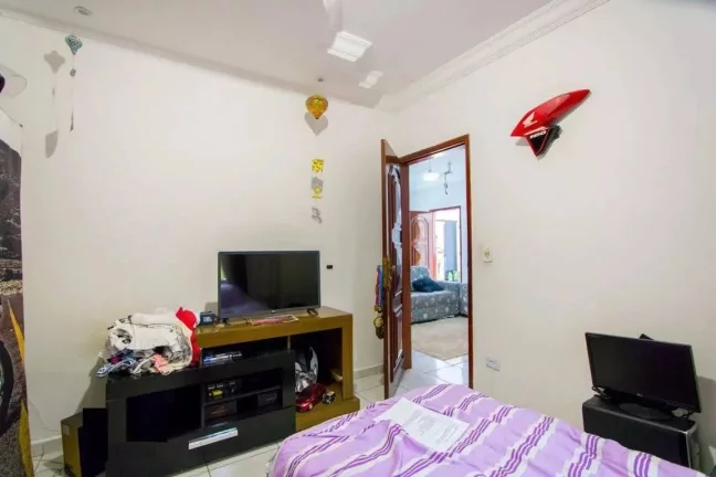 Imagem Sobrado com Piscina e 2 casasa no Terreno de 10 X 50 e 2 Vagas de Garagens