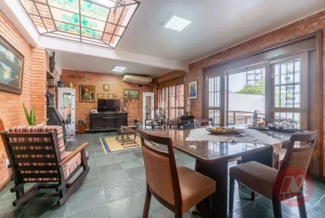 Imagem Casa com 3 dormitórios, 299 m² - venda por R$ 2.385.000,00 ou aluguel por R$ 23.499,00/mês - Boa Vista - Porto Alegre/RS