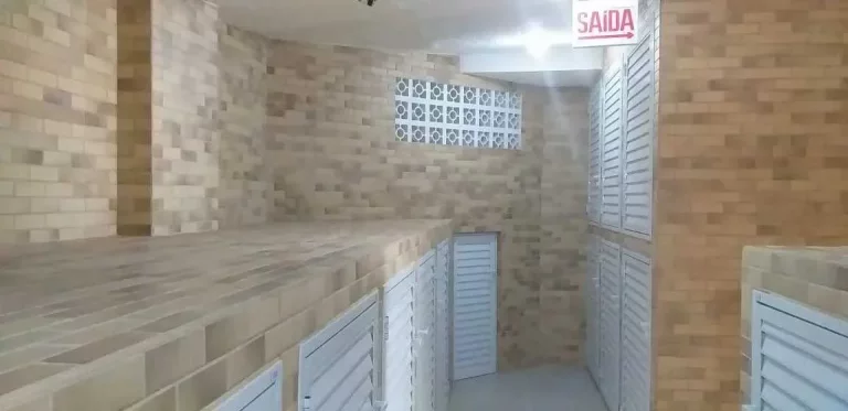 Imagem Apartamento com 2 dormitórios sendo 1 suíte e 1 vaga de garagem em Balneário Camboriú/SC