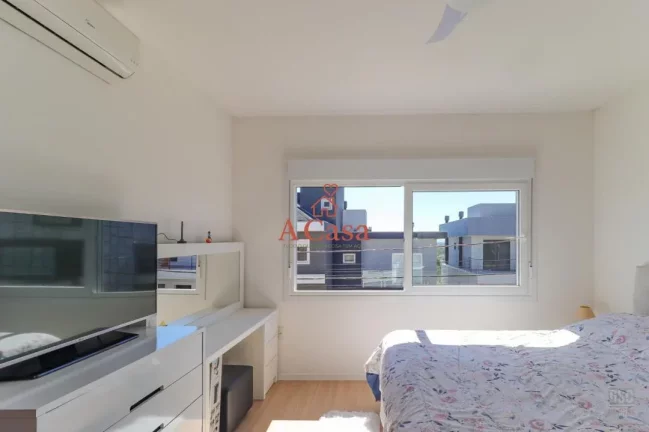 Imagem Sobrado com 3 Dormitorio(s) localizado(a) no bairro Mário Quintana em Porto Alegre / Rio Grande do Sul Ref.:172