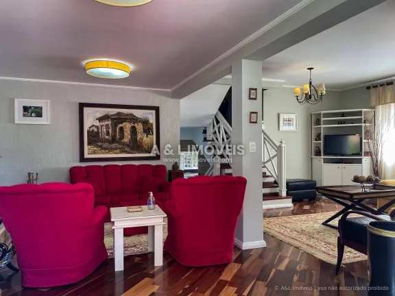 Imagem Casa em Condomínio | Campos do Jordão, 261 m², 3 Suítes, Lazer Privativo