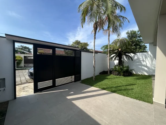 Imagem Casa para Venda em Itanhaém, Cibratel I, 3 dormitórios, 1 suíte, 2 banheiros, 2 vagas