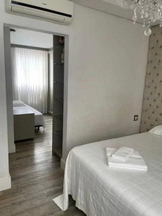 Imagem Apartamento com 3 suítes sendo 2 demi e 2 vagas de garagem em Balneário Camboriú/SC