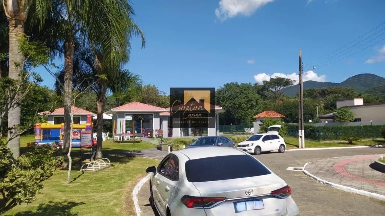 Imagem Terreno plano de 300 m² em condomínio fechado! Localizado na Praia de Fora a 600 metros da Praia! ...