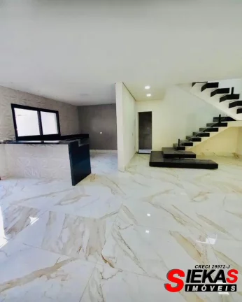 Imagem Casa de luxo em condomínio à venda em Mogi das Cruzes: 4 quartos, 1 suíte, 3 salas, 4 banheiros, 3 vagas, 300m².