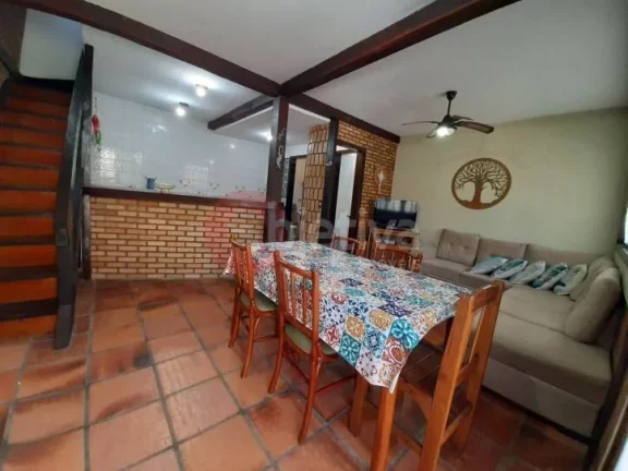 Imagem Casa com 3 dormitórios à venda, 105 m² por R$ 350.000,00 - Peró - Cabo Frio/RJ