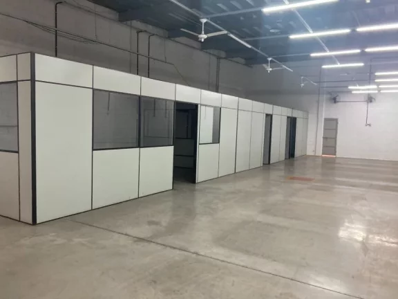 Imagem Salão para alugar, 300 m² por R$ 8.400,00/mês - Calmon Viana - Poá/SP
