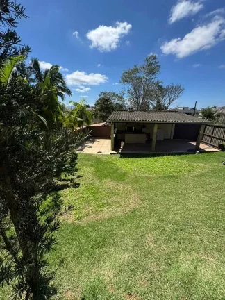 Imagem Casa com 3 dormitórios sendo 1 suíte e 2 vagas - Iririú | Joinville/SC