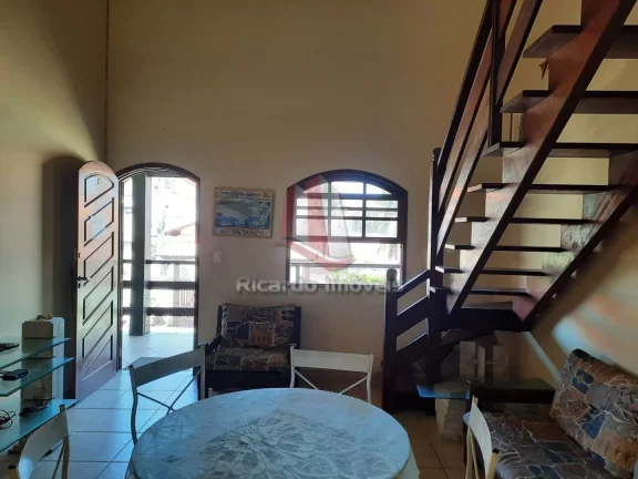 Imagem Espaçoso Apartamento Duplex c/ 4 Qtos.