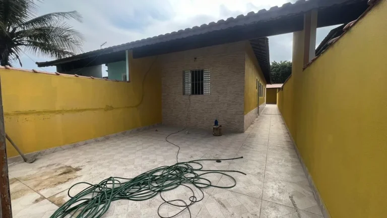 Imagem Casa para Venda em Itanhaém, Verde Mar, 2 dormitórios, 1 suíte, 1 banheiro, 2 vagas