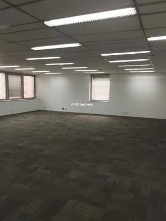 Imagem Conjunto Comercial para Locação em Pinheiros, São Paulo-SP: 5 Vagas de Garagem e 150,00m² de Área