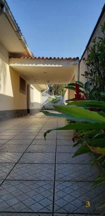 Imagem Casa térrea à venda no Alto de Pinheiros São Paulo SP com 3 dormitórios, 1 suíte, 4 vagas de garagem e 330m² na Rua Barajuba.