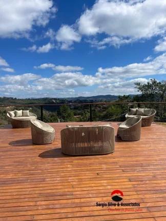 Imagem Casa Espetacular Para Venda em Condomínio Alto Padrão em Campos do Jordão.