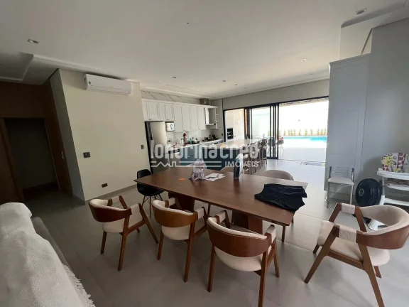 Imagem Casa à venda 3 Quartos, 3 Suites, 4 Vagas, 525M², Parque Residencial Alcântara, Londrina - PR