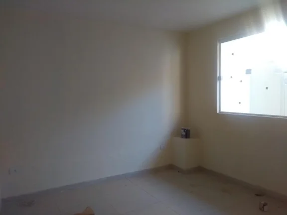 Imagem Casa de fundo com 1 quarto, sala, cozinha, banheiro e lavanderia.
 A Palace Imobiliária Ltda tem ma...