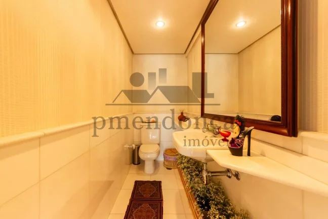 Imagem Charmosa cobertura triplex em Higienópolis, com varanda ampla e agradável.