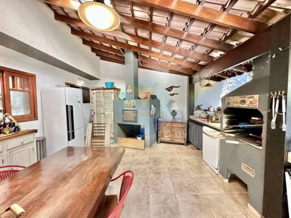 Imagem Casa em Condomínio a Venda no bairro Granja Viana - Carapicuíba, SP