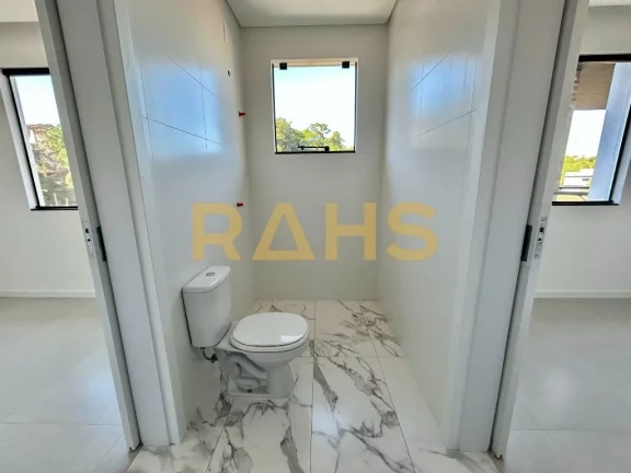 Imagem Linda casa recém construída com 1 suíte e 2 quartos, sacada com churrasqueira e 2 vagas de garage...