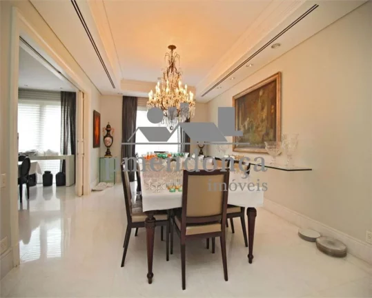Imagem Apartamento com 700m² em prédio Nobre de Higienópolis.