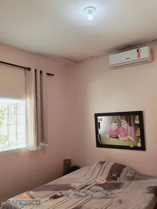 Imagem CASA AMPLA E BEM LOCALIZADA COM 4 DORMITÓRIOS