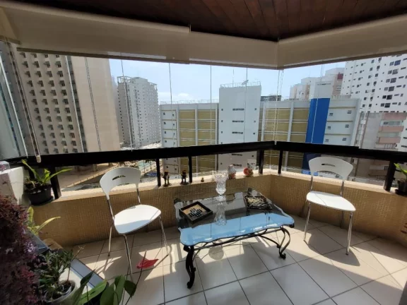 Imagem ASTÚRIAS – UMA QUADRA DA PRAIA, MARAVILHOSO APTO COM 124 M² ÚTEIS, 01 VAGA DE GARAGEM NO PRÉDIO, PISCINA E SALÃO DE JOGOS E FESTAS.