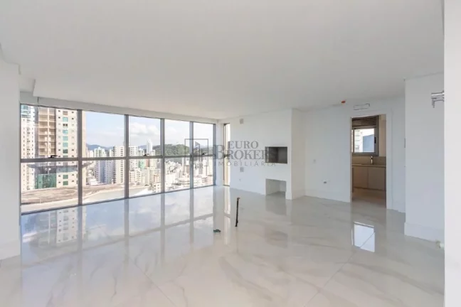 Imagem Apartamento Frente Mar com 5 suítes à venda na Barra Norte em Balneário Camboriú
