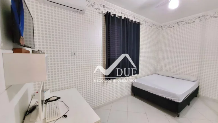 Imagem Casa com 3 suites à venda, 219 m² por R$ 1.650.000 - Embaré - Santos/SP