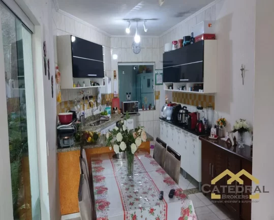 Imagem Casa de rua no Bairro Cidade Jardim com 3 quartos sendo 1 suíte, garagem fechada!
