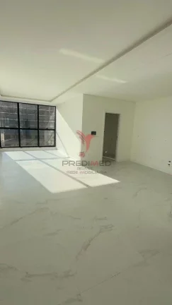 Imagem Apartamento de alto padrão com 3 suites e duas vagas de garagem, sacada,na meia praia