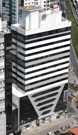 Imagem Sala comercial frente mar e mobiliada com 38,50m² e 1 vaga em Meia Praia -Itapema/SC
