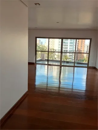 Imagem Apartamento à venda ou para alugar com 4 quartos, sendo 1 suíte, no condomínio Patricia, São Paulo - SP