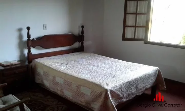 Imagem Casa a venda com 03 quartos na Região do Portal de Campos do Jordão.