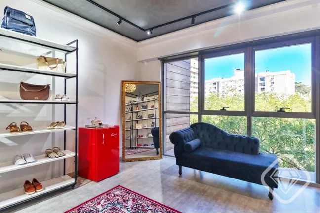 Imagem Sala pronta para uso em endereço corporativo de alto padrão

Sala comercial no coração do bairro...