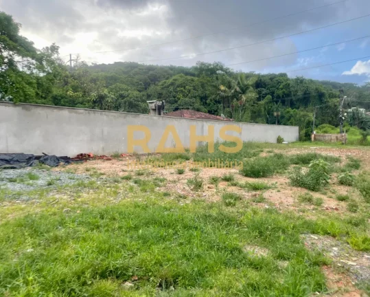 Imagem Terreno Plano à venda no Bairro Paranaguamirim em Joinville por R$450.000,00 Terreno com área tota...