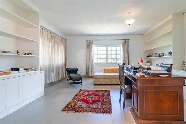 Imagem Casa à venda com 7 quartos, sendo 5 suítes, em Jardim Guedala, São Paulo - SP