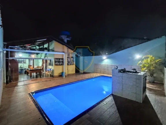 Casa 3 dorms sendo 1 suíte com Piscina e 6 vagas garagem