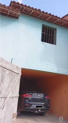 Imagem Casa de esquina, no centro de de Mar Vermelho, 51m2, 2/4, com garagem
