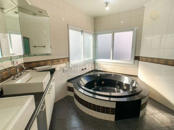 Imagem Casa para venda com 4 quartos e 6 vagas, 400 m² por R$2.700.000 - Alphaville 6 Santana de Parnaíba/SP