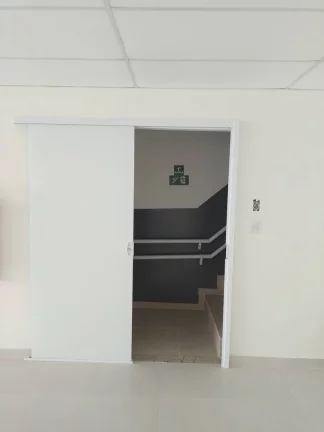 Imagem locação sala comercial no centro de Macaé RJ. 130M2 primeira locação