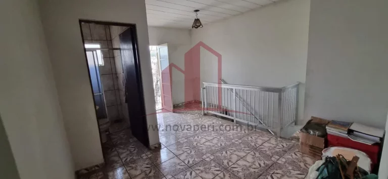 Imagem Imperdível casa à venda em Francisco Morato-SP, Jardim Professor, com 3 quartos, 1 sala, 3 banheiros, 2 vagas de garagem.