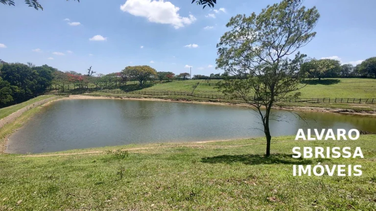 Imagem Sitio a venda em Itu SP com 4,7 alqueires ou 113.740 m², casa sede com 6 suítes, piscina e dois lagos maravilhosos, venha conhecer pessoalmente.