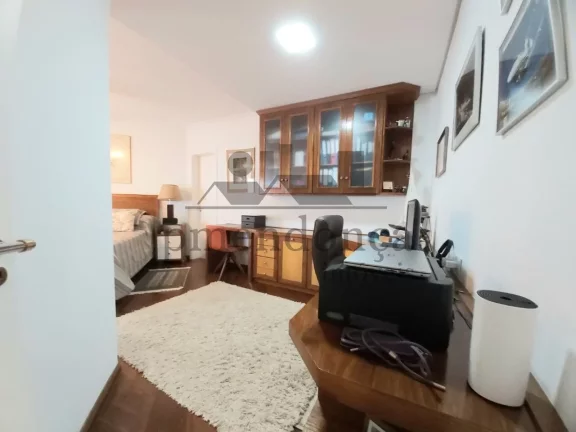 Imagem Apartamento em Perdizes Nobre com 4 quartos (3 suítes) e 3 vagas, 200 m²