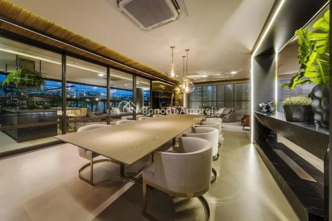 Imagem Magnífico apartamento no Cambuí, no Edifício Le Reve, com 316 m². 

O imóvel possui living para...