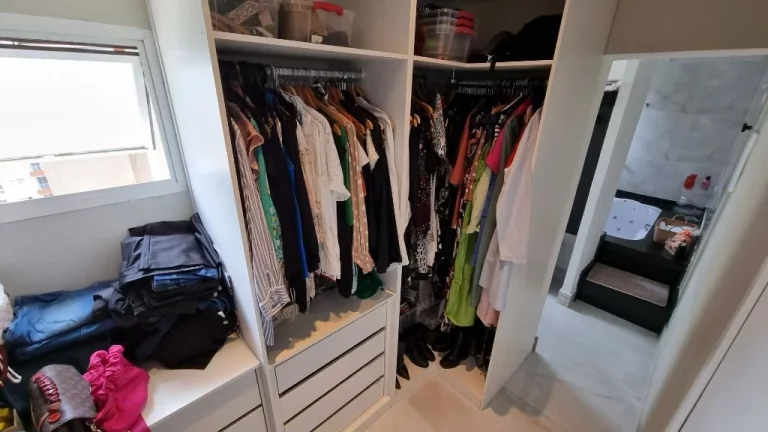 Imagem PITANGUEIRAS - MARAVILHOSO APTO. Á VENDA, TOTALMENTE REFORMADO, 02 VAGAS, 03 DORM. (02 SUÍTES).