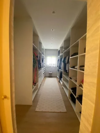 Imagem Casa com 5 suítes à venda no condomínio Caledônia